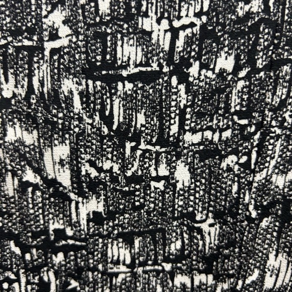 Connected Apparel black and white cap sleeve rayon dress in size 10. - Picture 5 of 5